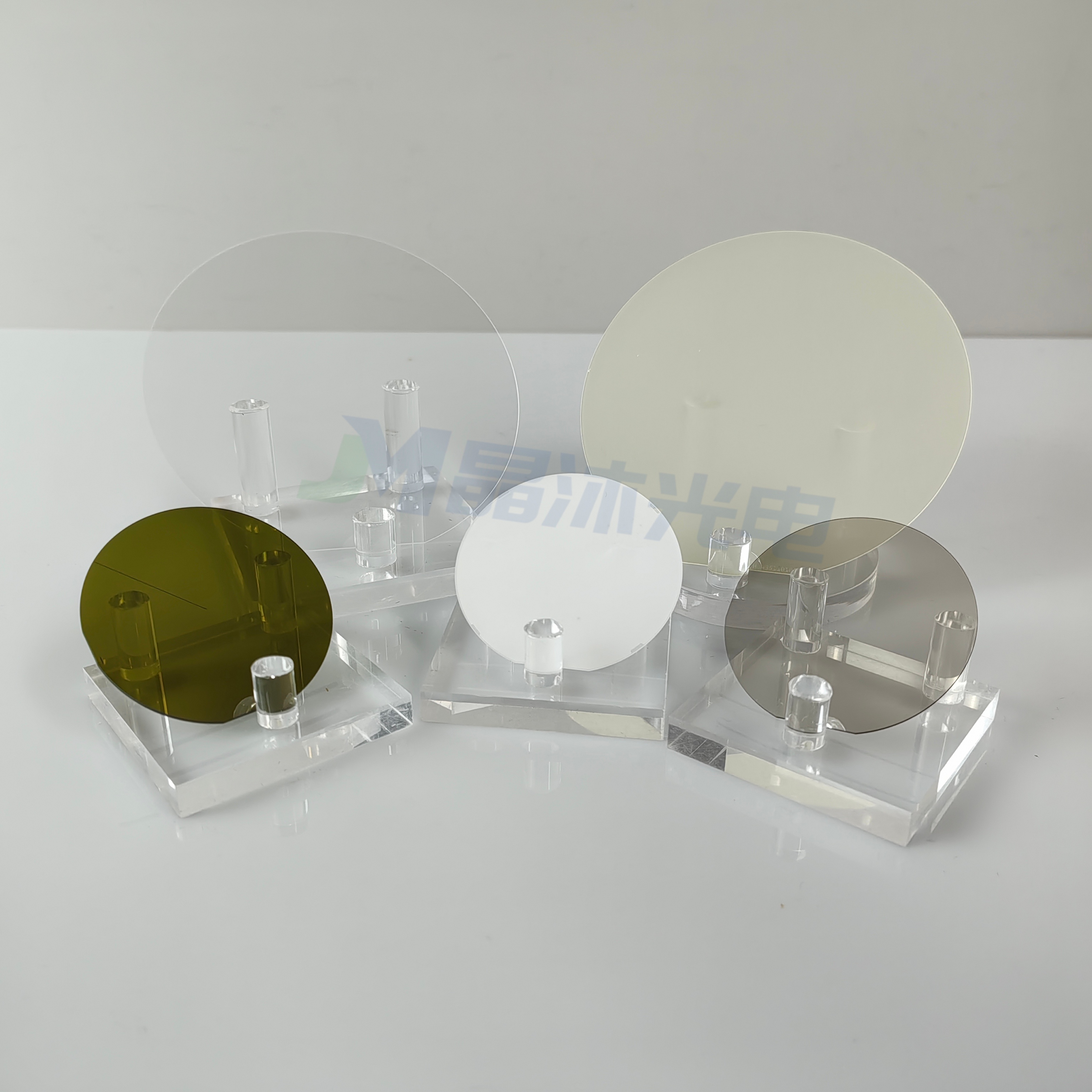 12寸蓝宝石/石英/硅/碳化硅晶圆材料对比及在先进封装中的使用场景对比与说明